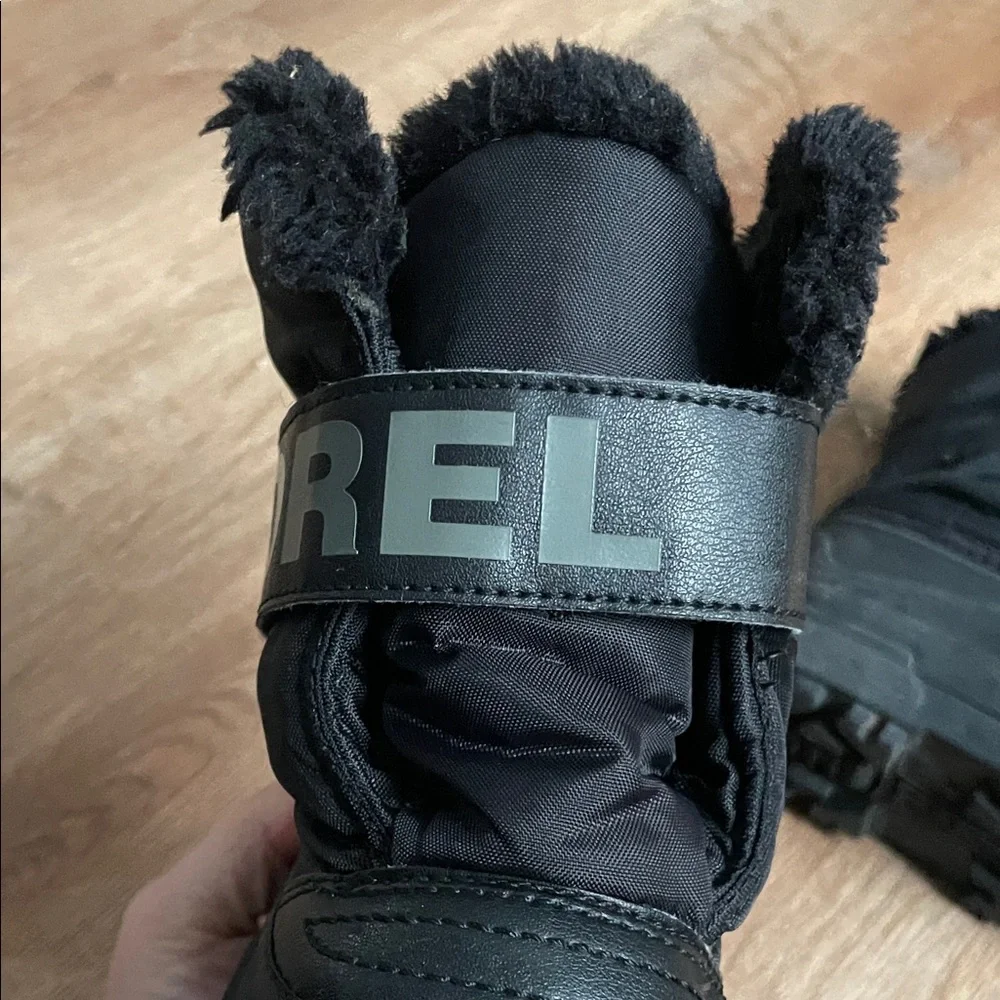 Sorel‎ Kids Black Snow Boots Waterproof Lined Winter Boots Strap Closure Great